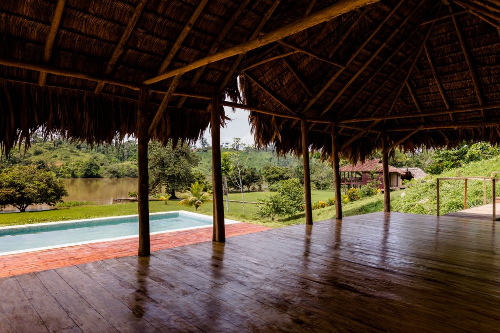 das-yogadeck-in-der-guacimo-lodge